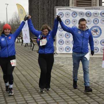 [WIDEO] Glinianki parkRUN w Radomsku. Bieg dla zdrowia i WOŚP 2025