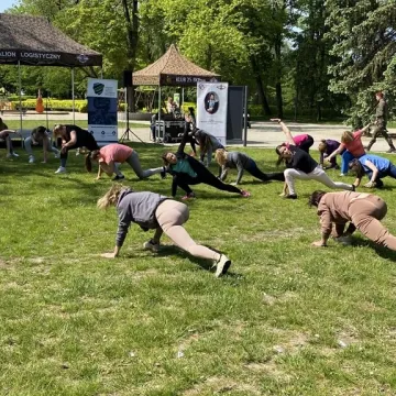 Żołnierze uczą w Radomsku kobiety podstaw samoobrony