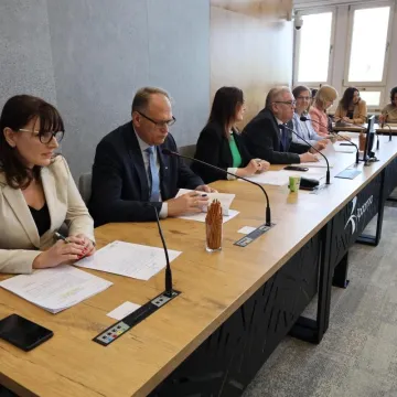 Ostatnia w tej kadencji sesja Rady Miejskiej w Radomsku. Została zwołana w trybie nadzwyczajnym