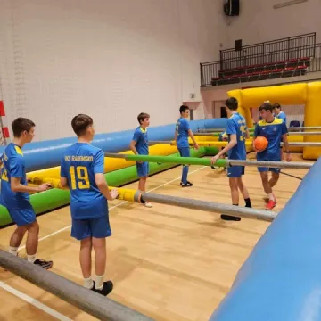 Świąteczne granie młodych piłkarzy RKS Radomsko