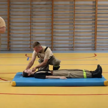 Dzieci przed wakacjami uczą się zasad udzielania pierwszej pomocy