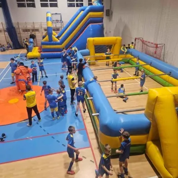 Świąteczne granie młodych piłkarzy RKS Radomsko