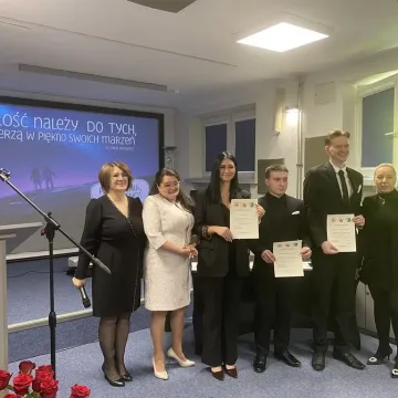 [WIDEO] To był ich dzień. Maturzyści z ZSDiOŚ oficjalnie zakończyli szkołę