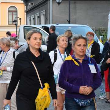 Podróż wiary. Pielgrzymi z Radomska w drodze na Jasną Górę