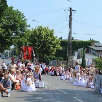 Procesje przemierzyły ulice