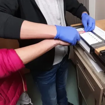 Kasjerka i jej konkubent kradli sklepowy towar