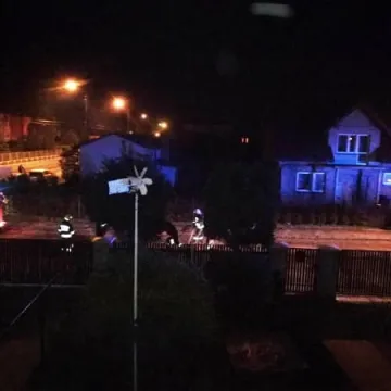 Strażacy usuwali plamę oleju 