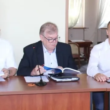 Sprawdzili jak wyglądają place zabaw w Radomsku