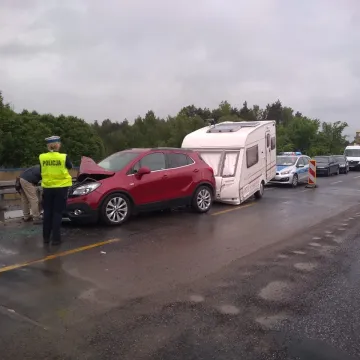 Wjechał w maszynę budowlaną