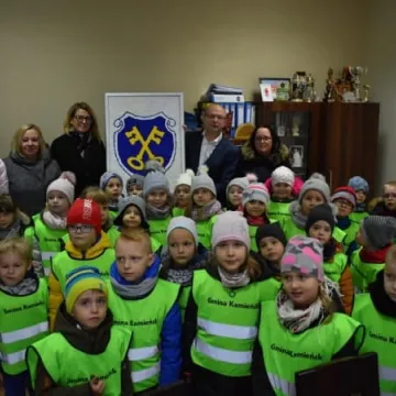 Przedszkolaki z wizytą u Burmistrza Kamieńska