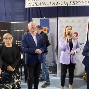 Tłumy maturzystów na targach w II LO w Radomsku