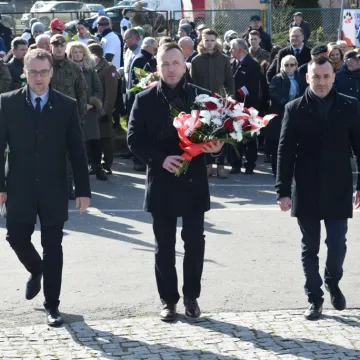 Cześć i chwała bohaterom!