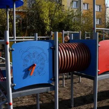 W Piotrkowie Tryb. powstał nowy plac zabaw