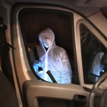 Kolizja na DK1. Jej uczestnicy jechali na kwarantannę