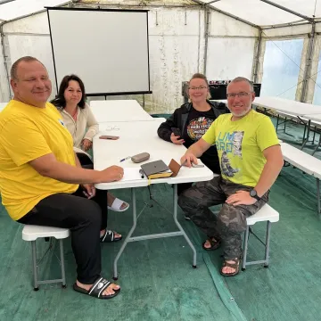 Wozy strażackie uchwycone w fotograficznym kadrze