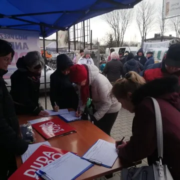 Zbierają podpisy poparcia