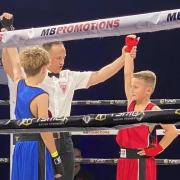 Korner Radomsko Boxing Night 2023. Robert Parzęczewski znokautował rywala