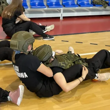 Uczniowie klas mundurowych z Radomska uczestniczyli w manewrach WOT