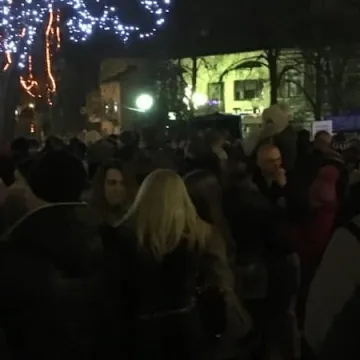 Radomszczanie przywitali 2017 rok na placu 3 Maja