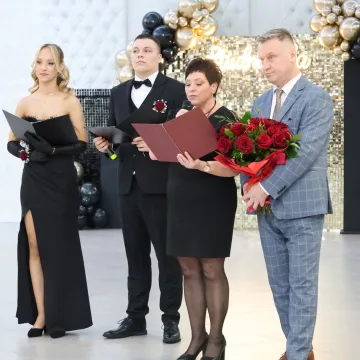 Studniówka uczniów „Drzewniaka” w Kobielach Wielkich