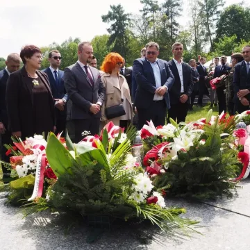 W Bąkowej Górze upamiętniono 77. rocznicę mordu żołnierzy KWP