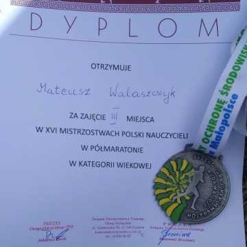 Sukces radomszczańskiego nauczyciela podczas Mistrzostw Polski Nauczycieli w Półmaratonie