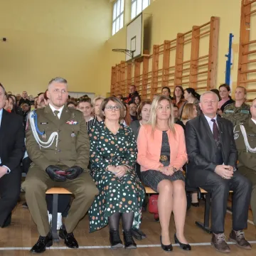 Uczniowie „drzewniaka” w Radomsku złożyli ślubowanie