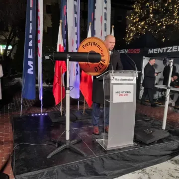 Tak dla prostych podatków. Nie dla imigracji. Sławomir Mentzen pojawił się w Radomsku