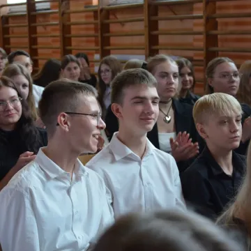 Medale i nagrody dla pracowników powiatowych placówek oświatowych