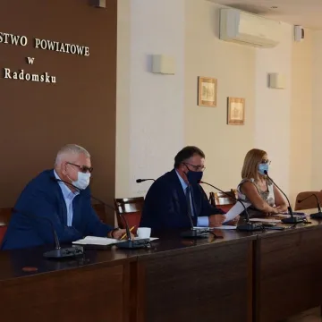 Jakie koszty generuje koronawirus w powiatowej służbie zdrowia?