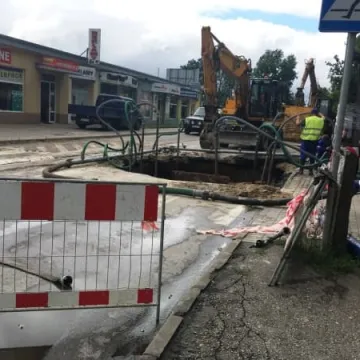 Dziura na ul. Krasickiego w naprawie