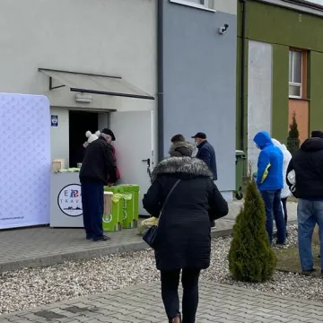 Oddali puszki, otrzymali sadzonki