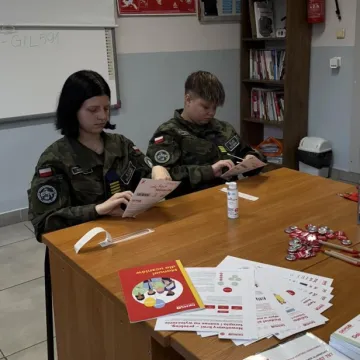 „Komórkomania” w ZSDiOŚ. Uczniowie i nauczyciele wsparli DKMS