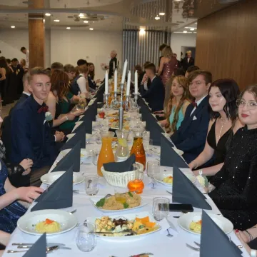 Studniówka maturzystów II LO w Radomsku