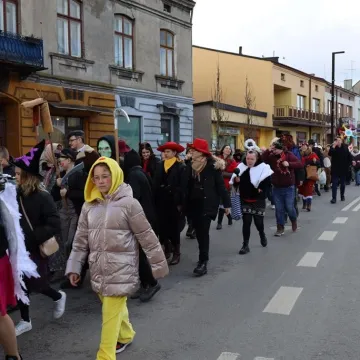 Zapustowy korowód przeszedł ulicami Radomska. Już po raz piętnasty...