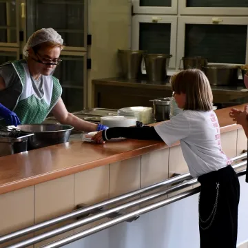 Piotrków Tryb.: w SP2 obiady serwowane w nowej stołówce