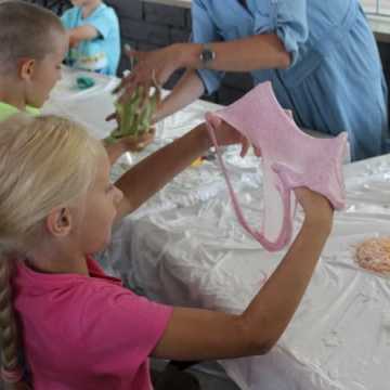„Sensoryczne masy plastyczne”, warsztaty dla dzieci w MDK