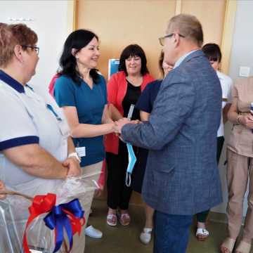 Życzenia dla pielęgniarek i położnych od Zarządu Powiatu Radomszczańskiego