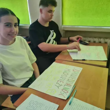 Hejt, trolling i memy. Lekcja prawa w Dobryszycach