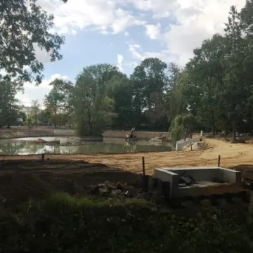 Trwa rewaloryzacja parku Świętojańskiego