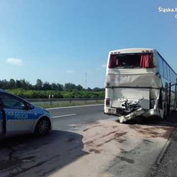 Wypadek z udziałem autobusu na DK1