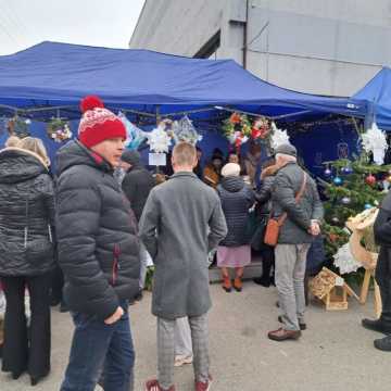 [WIDEO] Świąteczne stragany i atrakcje. Pierwszy Jarmark Bożonarodzeniowy w Kamieńsku