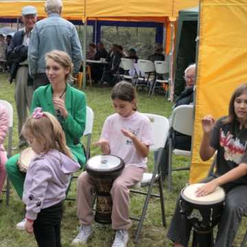 Jesienny piknik z KGW „Grzebień i Wyczesane”. Była pomoc, zabawa i integracja