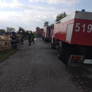 Pożar warsztatu w Przybyszowie. Ponad 350 tys. złotych strat
