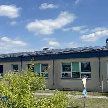 [WIDEO] Drugi etap modernizacji szkoły w Gomunicach idzie pełną parą