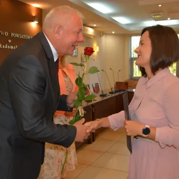 Nowi nauczyciele mianowani w powiatowych szkołach