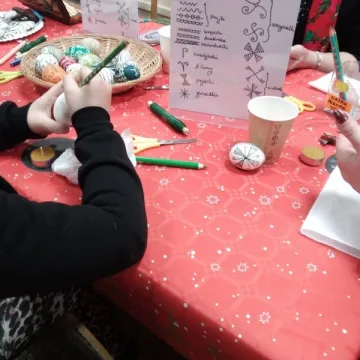 Pisanki i pająki ludowe ożywiły tradycję w Gidlach