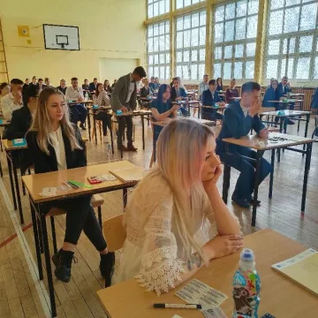 Trzeci dzień matur. Uczniowie piszą test z matematyki