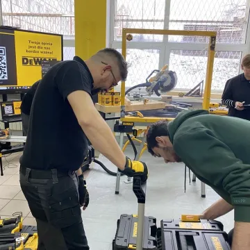 Akademia DeWalt w „Mechaniku”. Prestiżowy program tylko dla 10 szkół w kraju