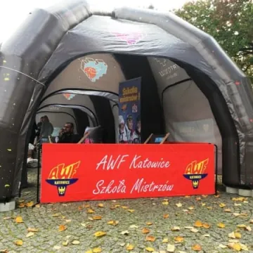 Miasteczko Akademickie stanęło na placu 3 Maja